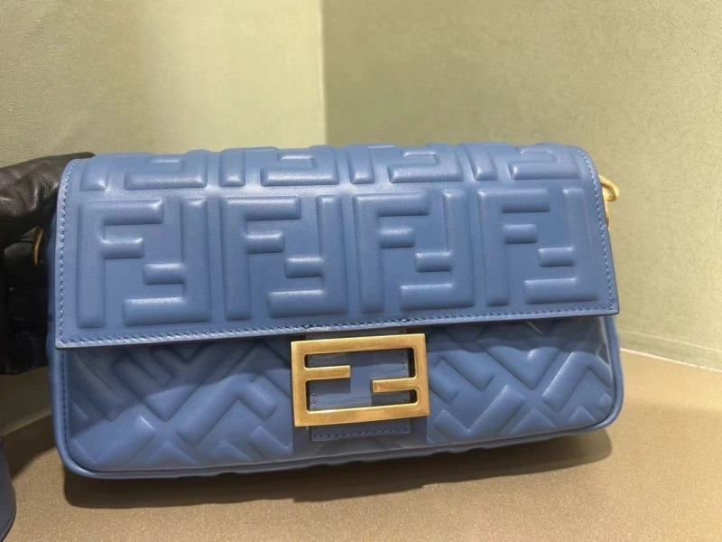 F**di baguette bags 4370-0589