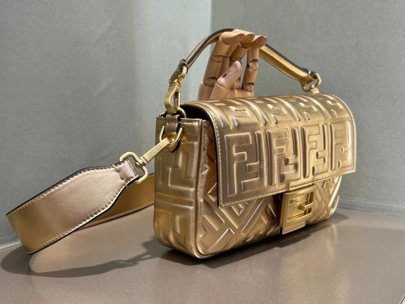 F**di baguette bags 4370-0591