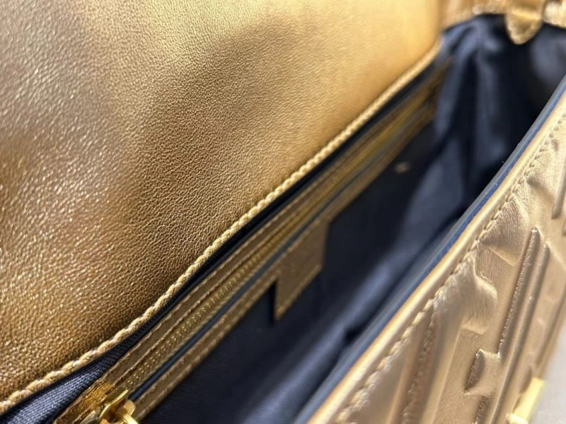 F**di baguette bags 4370-0591