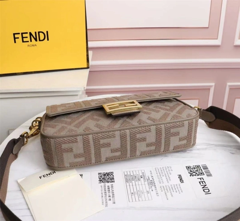 F**di baguette bags 4370-0640