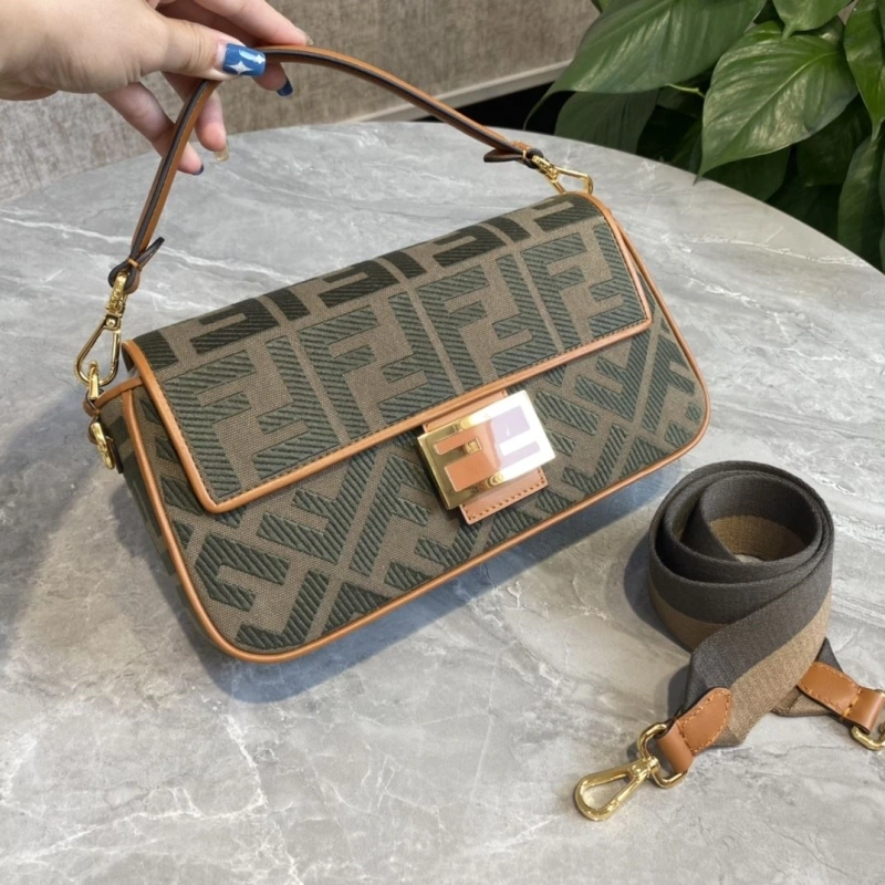 F**di baguette bags 4370-0641