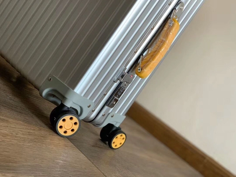 R1m0wa suitcase 4461-0232