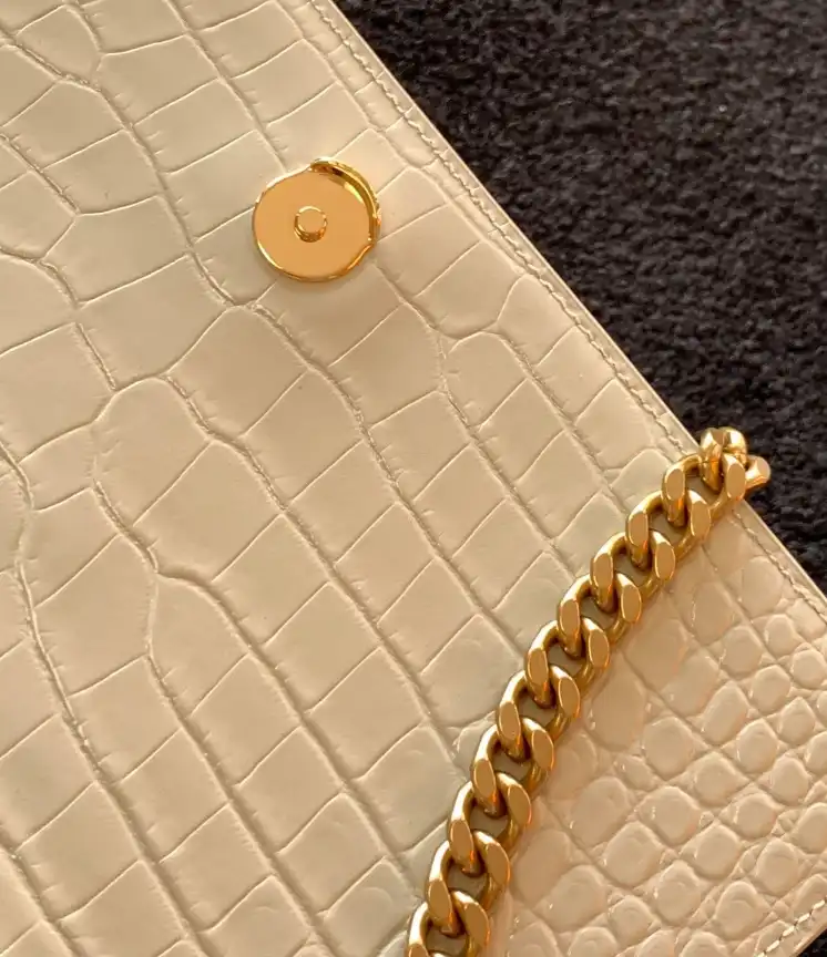 Gvc*1 satchel bags 4837a-0026
