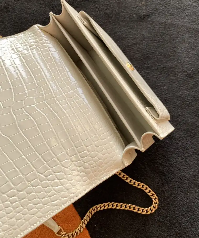 Gvc*1 satchel bags 4837a-0026