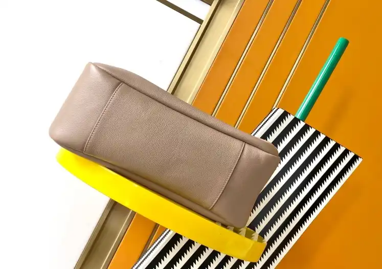 Gvc*1 top handle bags 4837a-0033